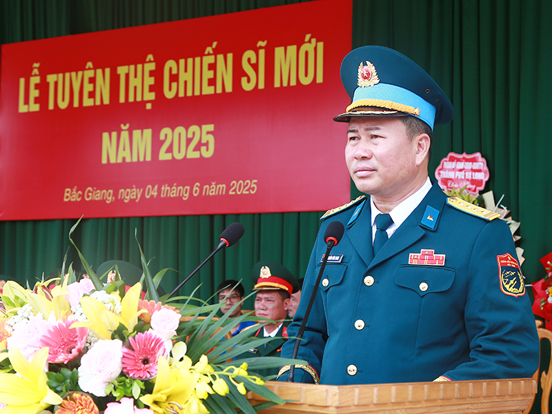 Các đơn vị trong Quân chủng Phòng không - Không quân tổ chức Lễ tuyên thệ chiến sĩ mới năm 2025