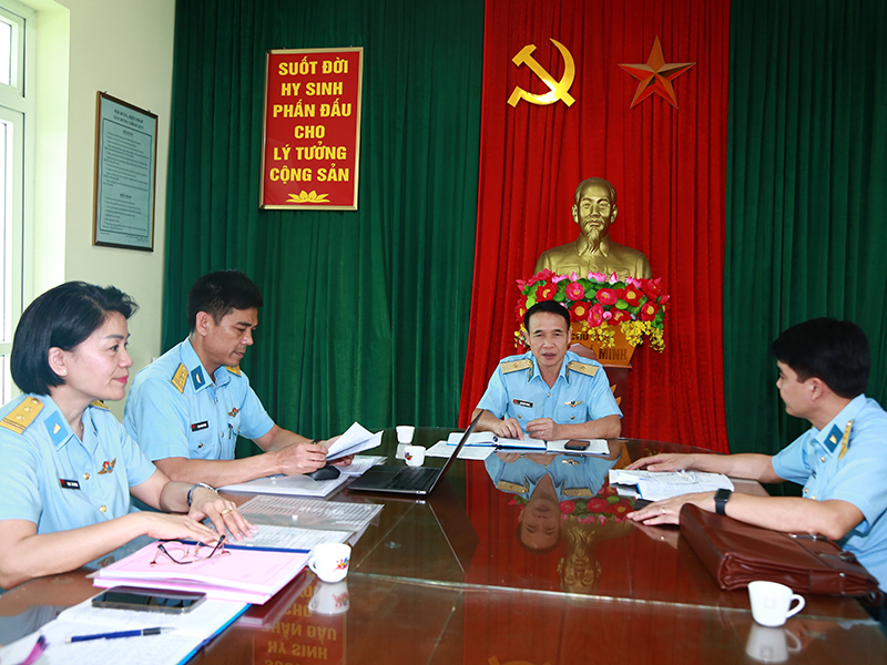 Quân chủng Phòng không - Không quân kiểm tra công tác phát triển khoa học, công nghệ, đổi mới sáng tạo, chuyển đổi số, thực hiện Đề án 06 và cải cách hành chính tại các đơn vị