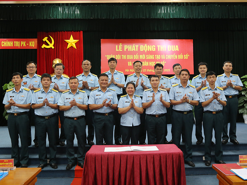 Cục Chính trị Quân chủng Phòng không - Không quân tổ chức Lễ phát động thi đua “Quân đội thi đua đổi mới sáng tạo và chuyển đổi số” và “Bình dân học vụ số”