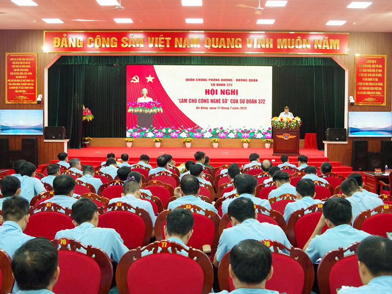 Sư đoàn 372 tổ chức Hội nghị “Làm chủ công nghệ số”