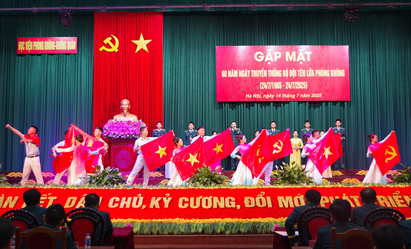 Học viện Phòng không - Không quân tổ chức Gặp mặt kỷ niệm 60 năm Ngày truyền thống Bộ đội Tên lửa
