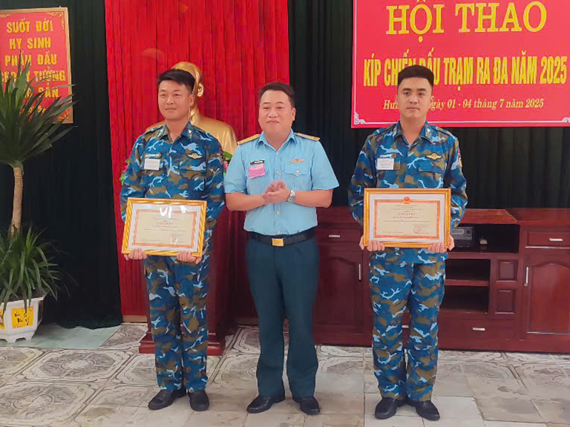 Trung đoàn 295 tổ chức Hội thao Kíp chiến đấu trạm ra đa năm 2025