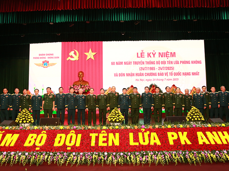 Quân chủng Phòng không - Không quân tổ chức Lễ kỷ niệm 60 năm Ngày truyền thống Bộ đội Tên lửa Phòng không (24-7-1965/24-7-2025) và đón nhận Huân chương Bảo vệ Tổ quốc hạng Nhất