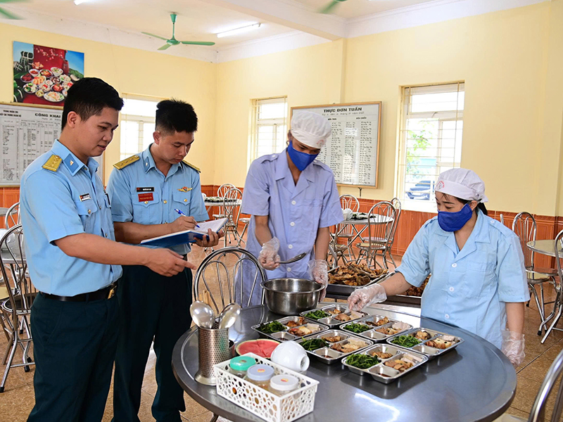 Điển hình trong thực hiện Phong trào Thi đua “Ngành Hậu cần Quân đội làm theo lời Bác Hồ dạy”