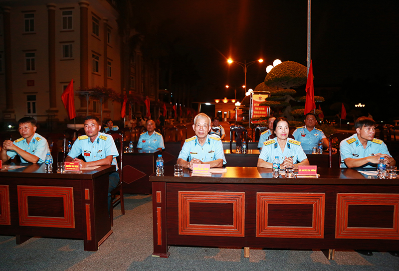 Lữ đoàn Thông tin 26 tổ chức Chương trình giao lưu nhân chứng lịch sử với chủ đề “Viết tiếp bản hùng ca Đoàn Sóng điện PK-KQ Anh hùng”