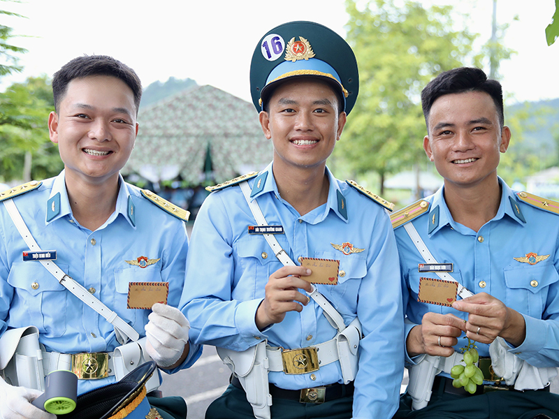 Diễu binh, diễu hành giữa lòng nhân dân