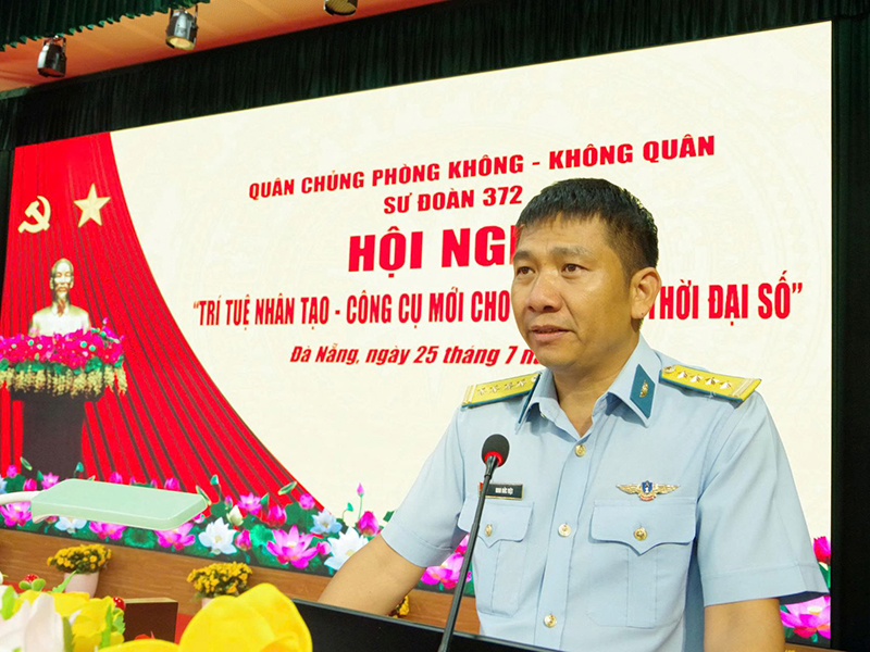 Sư đoàn 372 tổ chức Hội nghị “Trí tuệ nhân tạo - Công cụ mới cho quân nhân thời đại số”