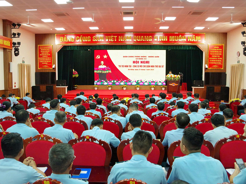Sư đoàn 372 tổ chức Hội nghị “Trí tuệ nhân tạo - Công cụ mới cho quân nhân thời đại số”