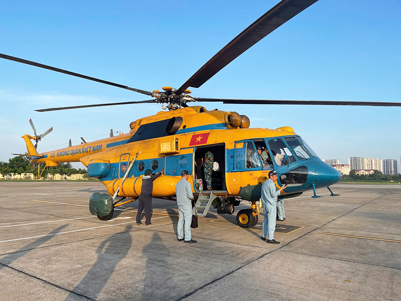 Lực lượng cứu hộ của Quân chủng Phòng không- Không quân khẩn trương triển khai công tác cứu trợ đồng bào Điện Biên.