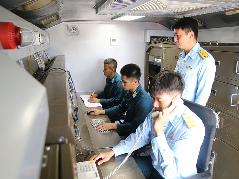 Lính canh trời vùng biên