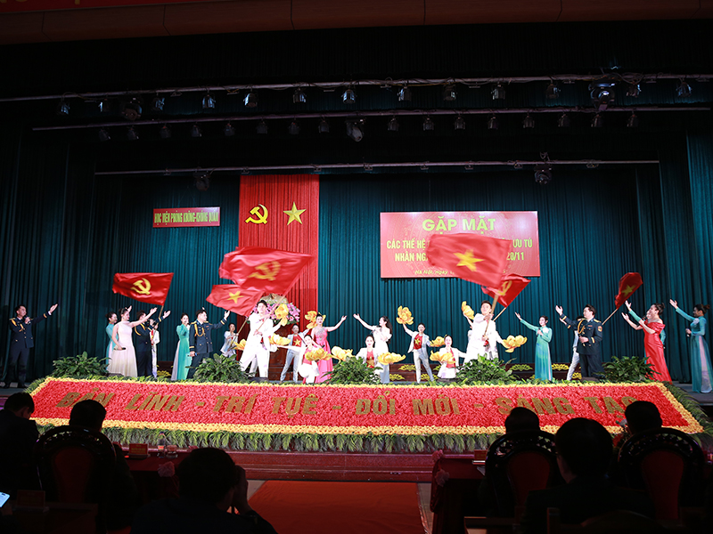 Học viện Phòng không - Không quân gặp mặt các thế hệ giảng viên và học viên ưu tú nhân Ngày Nhà giáo Việt Nam 20-11