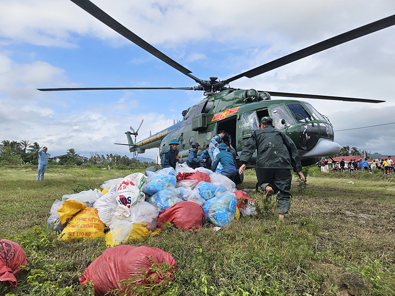 Trung đoàn 930, Sư đoàn 370 đồng hành cùng dân chống giặc thiên tai