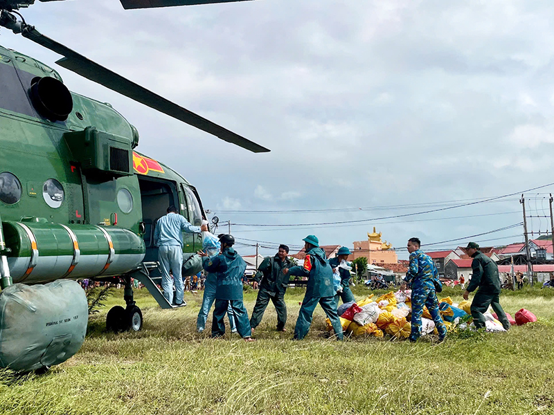 Trung đoàn 930, Sư đoàn 370 đồng hành cùng dân chống giặc thiên tai