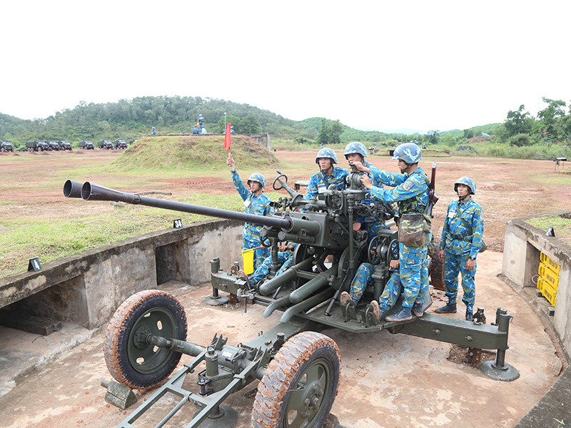 Huấn luyện giỏi ở Trung đoàn 591