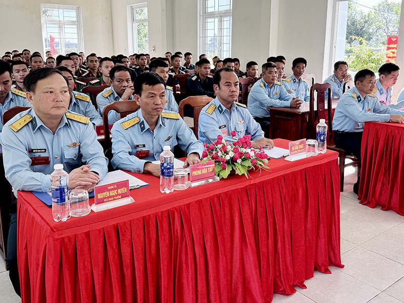 Trường Cao đẳng Kỹ thuật Phòng Không - Không quân tổ chức Lễ Tốt nghiệp Khóa đào tạo Hạ sỹ quan-Chỉ huy năm 2025