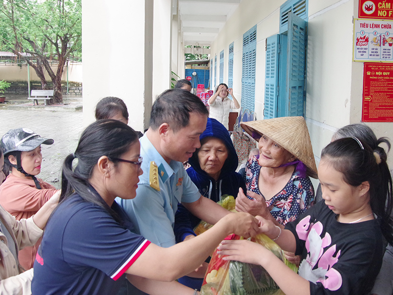Vững tâm trước “bão thông tin” về tình hình mưa lũ ở Nam Trung Bộ