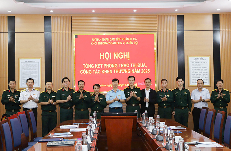 Khối thi đua số 2 c&aacute;c đơn vị Qu&acirc;n đội tr&ecirc;n địa b&agrave;n tỉnh Kh&aacute;nh H&ograve;a tổng kết phong tr&agrave;o thi đua, c&ocirc;ng t&aacute;c khen thưởng năm 2025
