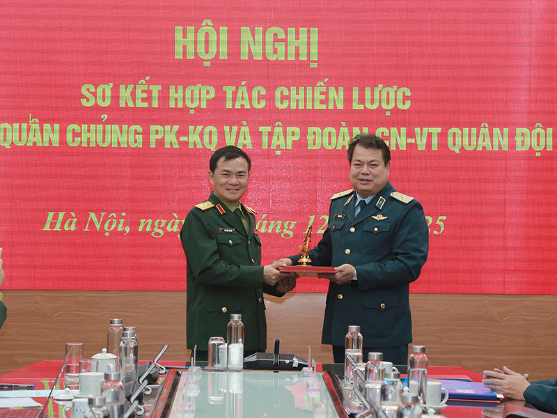 Quân chủng Phòng không - Không quân và Tập đoàn Công nghiệp - Viễn thông Quân đội tổng kết công tác hợp tác chiến lược năm 2025