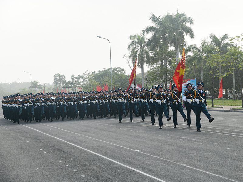 Trung tướng Trần Ngọc Quyến - Chính ủy Quân chủng PK-KQ thăm, kiểm tra, động viên lực lượng làm nhiệm vụ A80