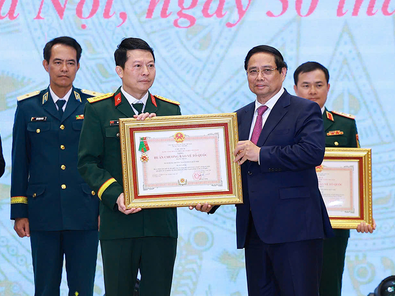 MB vinh dự đón nhận Huân chương Bảo vệ Tổ quốc hạng Nhất