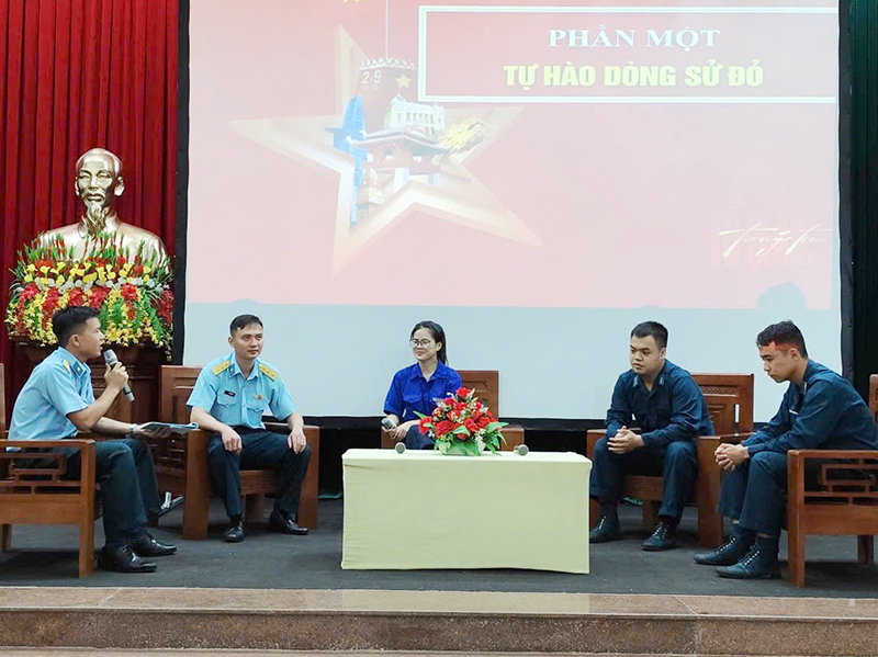 Đoàn cơ sở Phòng Tham mưu Sư đoàn 377 tổ chức tọa đàm “Tinh thần Cách mạng Tháng Tám và Quốc khánh 2-9 bất diệt”