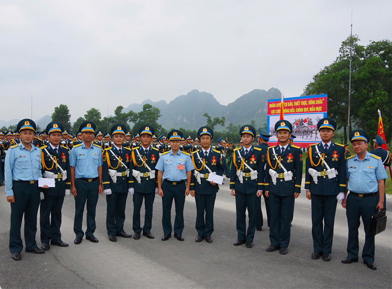 Lữ đoàn Thông tin 26 thăm, động viên lực lượng A80