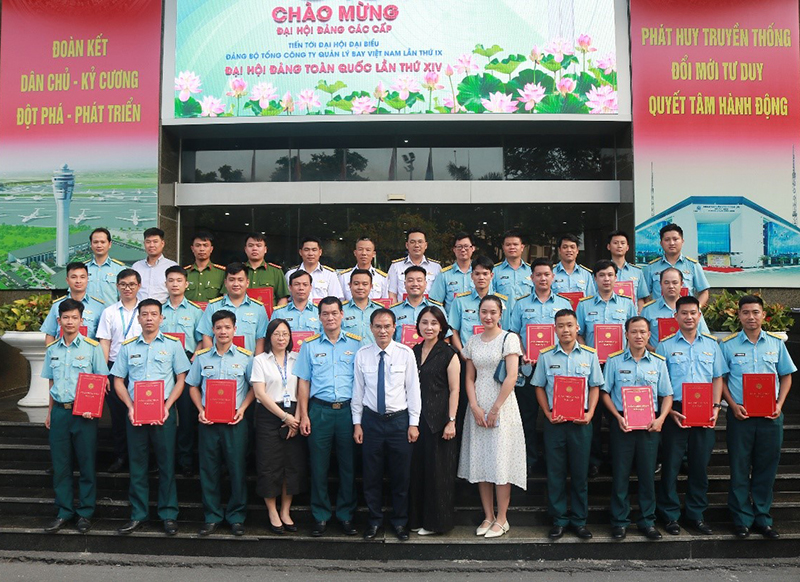 Trung tâm Đào tạo - Huấn luyện nghiệp vụ Quản lý bay tổ chức thành công khóa bồi dưỡng nâng cao kiến thức quản lý hoạt động bay hàng không dân dụng