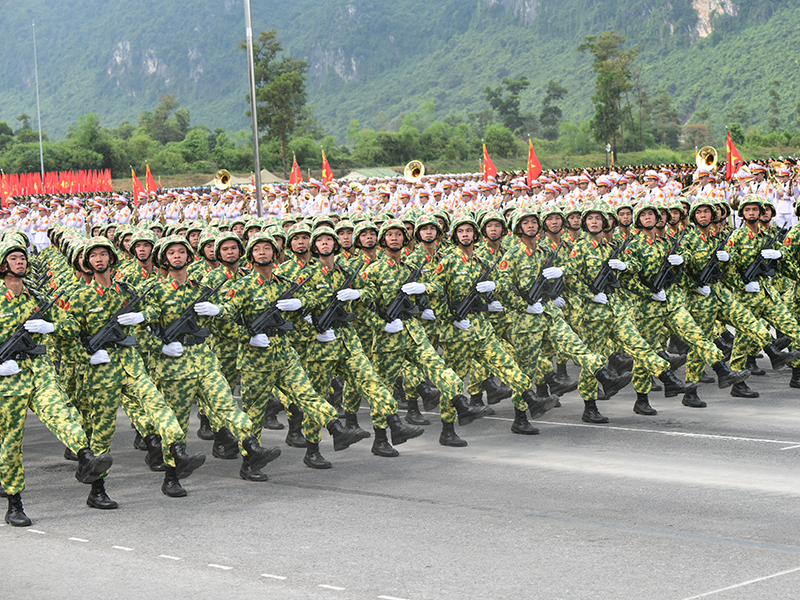 Lực lượng diễu binh, diễu hành tiếp tục tổng hợp luyện lần thứ ba