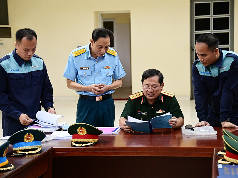 Bộ Quốc phòng kiểm tra công tác kỹ thuật phục vụ nhiệm vụ A80 tại các đơn vị Không quân thuộc Quân chủng PK-KQ