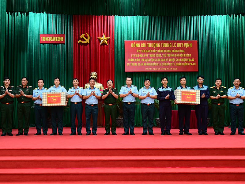 Bộ Quốc phòng kiểm tra công tác kỹ thuật phục vụ nhiệm vụ A80 tại các đơn vị Không quân thuộc Quân chủng PK-KQ
