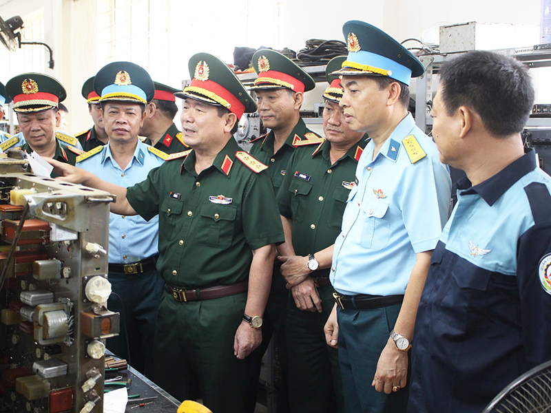 Thượng tướng Lê Huy Vịnh kiểm thăm, làm việc với Nhà máy A29