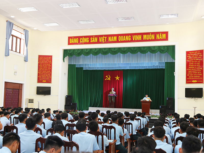 Trung tướng Nguyễn Văn Hiền kiểm tra thực hiện nhiệm vụ A50 của Bộ đội Phòng không - Không quân