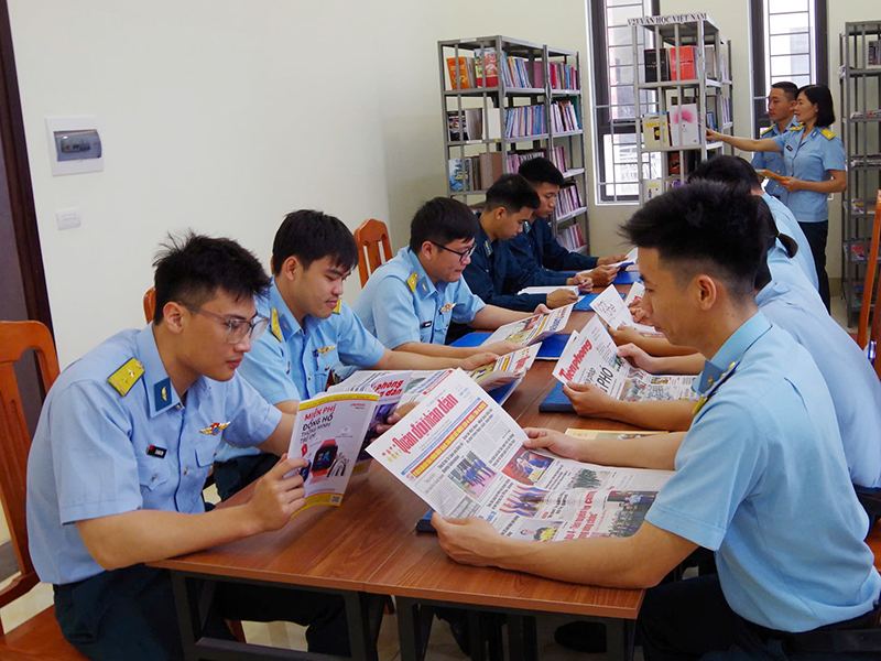 Trung đoàn Không quân 927 phát động hưởng ứng Ngày Sách và Văn hóa đọc Việt Nam 2025