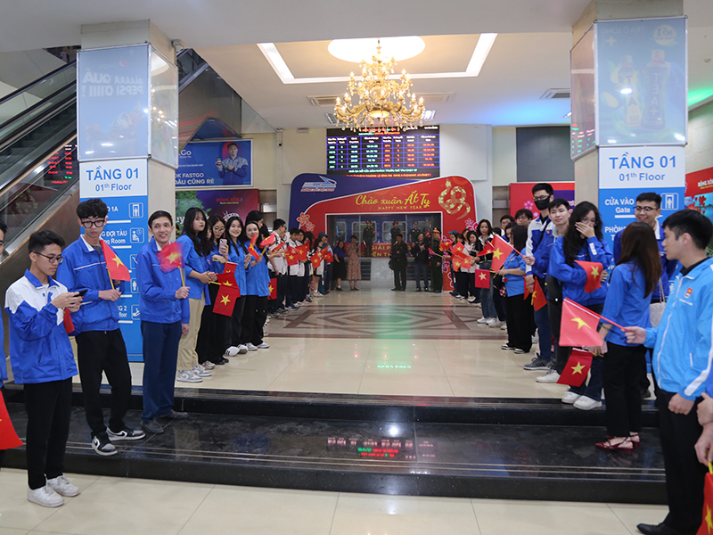 Quân chủng Phòng không - Không quân giao nhiệm vụ cơ động lực lượng, phương tiện tham gia Lễ kỷ niệm 50 năm Ngày giải phóng Miền Nam, thống nhất đất nước