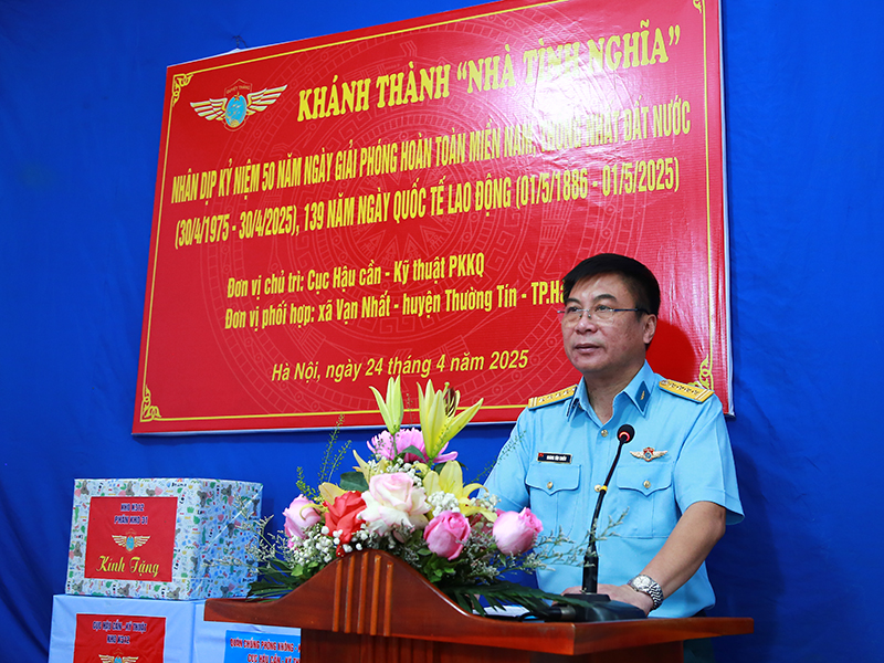 Cục Hậu cần - Kỹ thuật Quân chủng PK-KQ bàn giao “Nhà tình nghĩa” tặng gia đình Thiếu tá QNCN Trần Quang Anh
