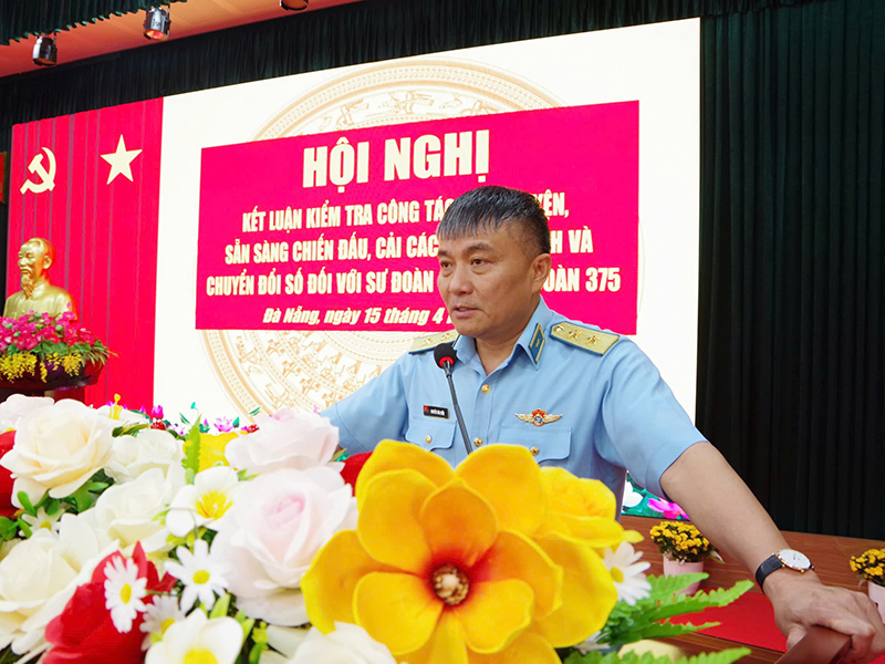 Quân chủng Phòng không - Không quân kiểm tra huấn luyện, sẵn sàng chiến đấu và công tác cải cách hành chính, chuyển đổi số tại Sư đoàn 372 và Sư đoàn 375