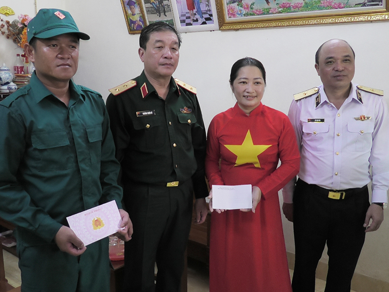 Đoàn công tác Tổng cục Chính trị thăm, kiểm tra tại quần đảo Trường Sa, Nhà giàn DK1