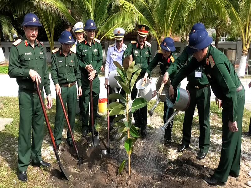 Đoàn công tác Tổng cục Chính trị thăm, kiểm tra tại quần đảo Trường Sa, Nhà giàn DK1