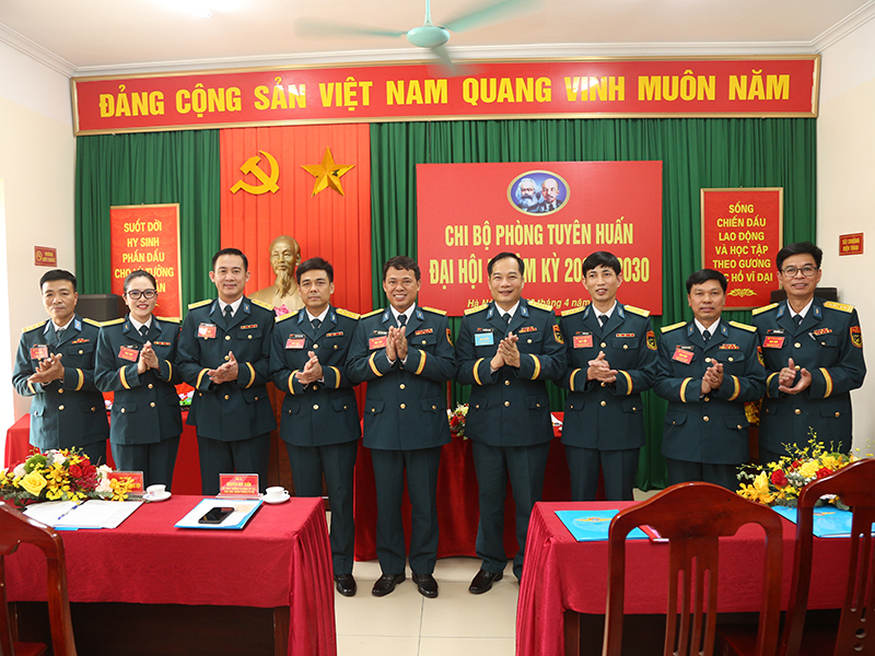 Chi bộ Phòng Tuyên huấn Quân chủng Phòng không - Không quân tổ chức Đại hội nhiệm kỳ 2025-2030