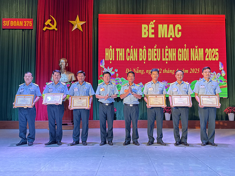 Sư đoàn 375 bế mạc Hội thi Cán bộ Điều lệnh giỏi năm 2025