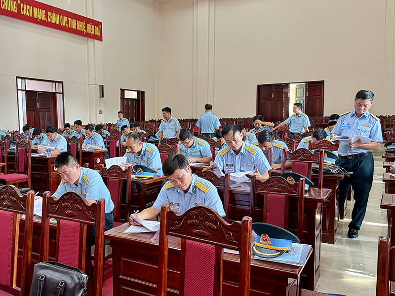 Sư đoàn 375 bế mạc Hội thi Cán bộ Điều lệnh giỏi năm 2025