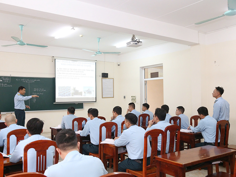 Từng bước hoàn thiện chương trình đào tạo bậc cao đẳng