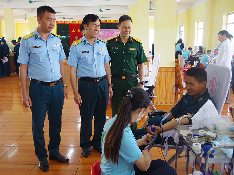 Tuổi trẻ Sư đoàn 363 tổ chức phát động phong trào hiến máu tình nguyện năm 2025