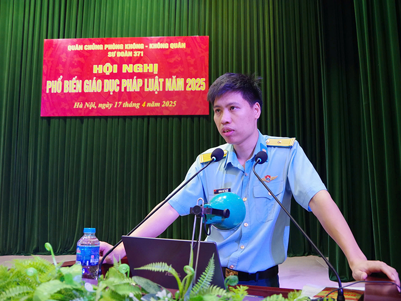 Phòng Điều tra hình sự Quân chủng Phòng không - Không quân tổ chức Hội nghị tuyên truyền, phổ biến giáo dục pháp luật năm 2025 tại Sư đoàn 371