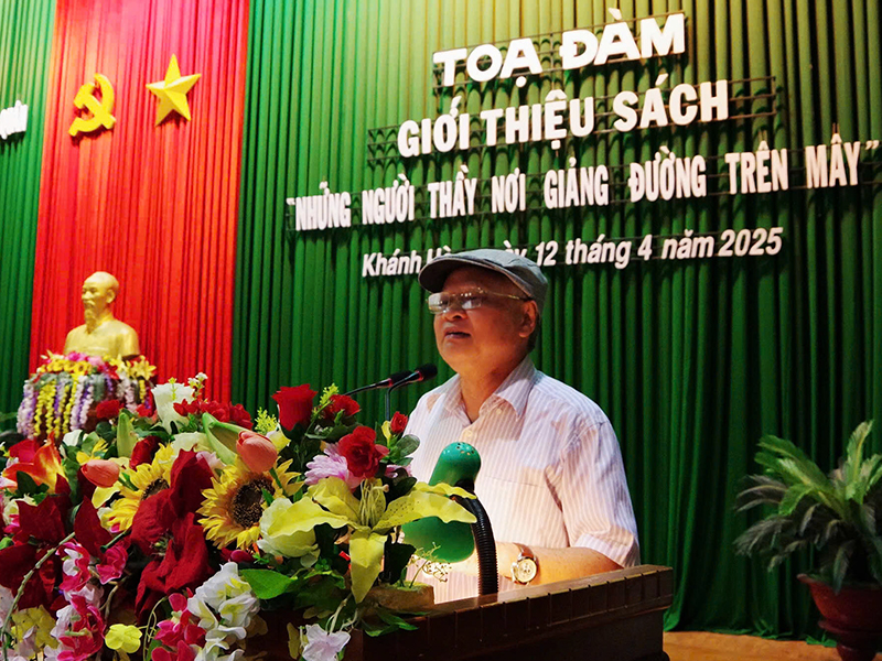 Trường Sĩ quan Không quân tổ chức Tọa đàm, giới thiệu sách “Những người thầy nơi giảng đường trên mây”