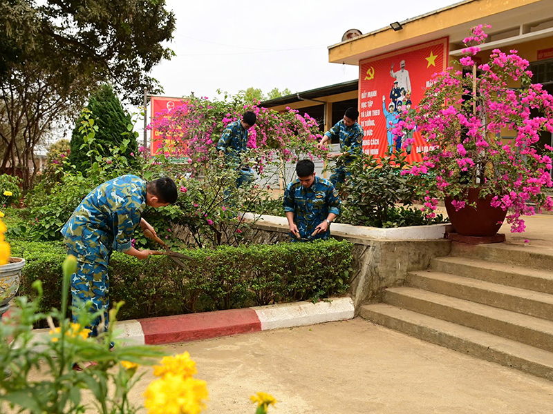 “Xanh, sạch, đẹp” ở Tiểu đoàn Căn cứ Sân bay Nà Sản
