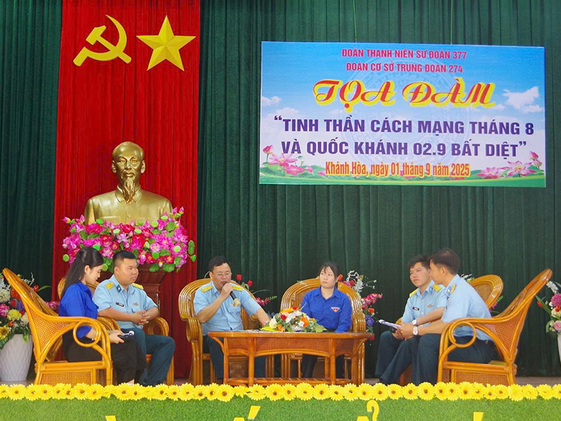 Tuổi trẻ Trung đoàn 274 tự hào tiếp bước truyền thống Cách mạng Tháng Tám và Quốc khánh 2-9