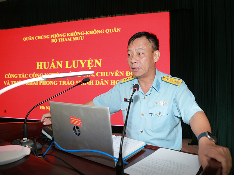 Bộ Tham mưu Phòng không - Không quân huấn luyện công tác công nghệ thông tin, chuyển đổi số và triển khai Phong trào “Bình dân học vụ số” năm 2025