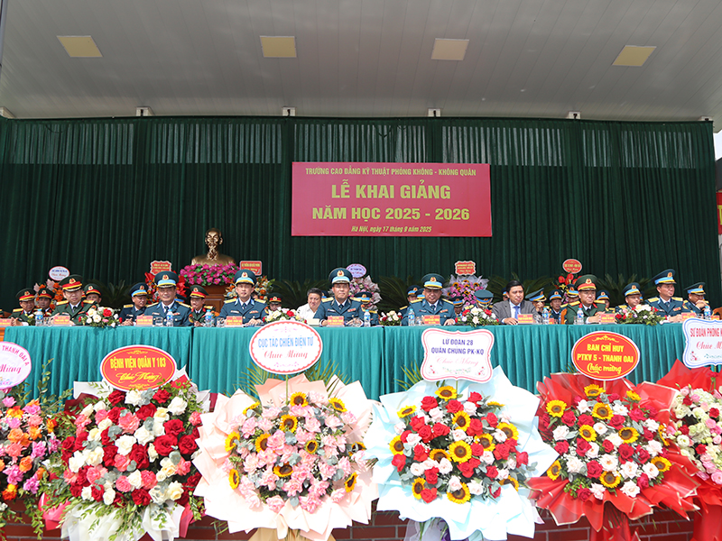Trường Cao đẳng Kỹ thuật Phòng không - Không quân tổ chức Lễ khai giảng năm học 2025-2026