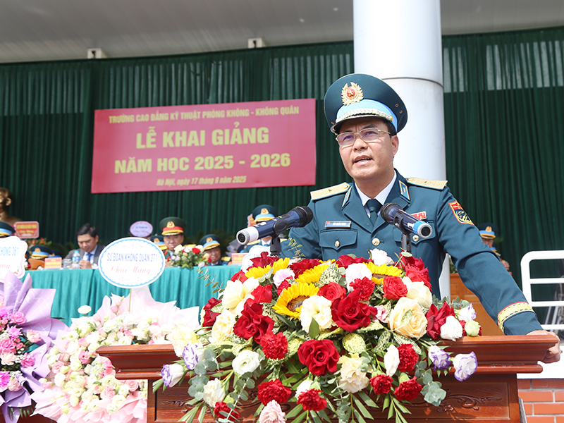 Trường Cao đẳng Kỹ thuật Phòng không - Không quân tổ chức Lễ khai giảng năm học 2025-2026